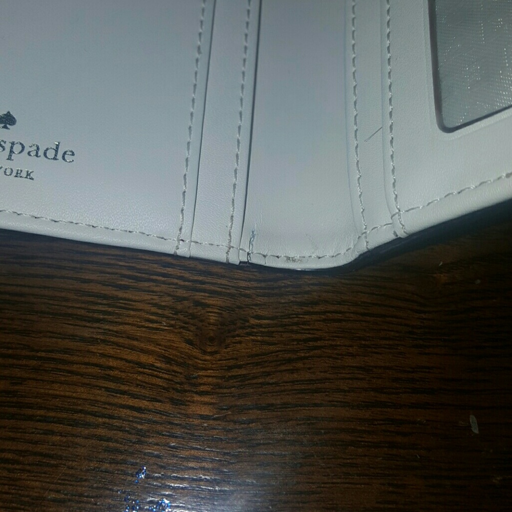 Red/Cream Wallet - Picture 4 of 5